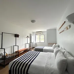 Bed & Breakfast Nautical & Seashell House, Khao Lak